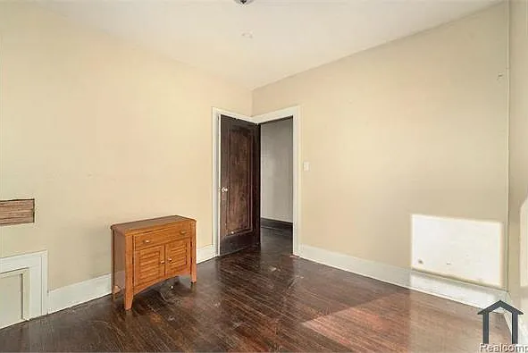 4200 W Buena Vista St — Photo 6