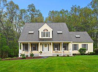 18 Mustang Rd, Tyngsboro, MA 01879