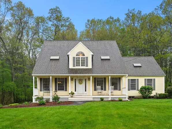 18 Mustang Rd, Tyngsboro, MA 01879