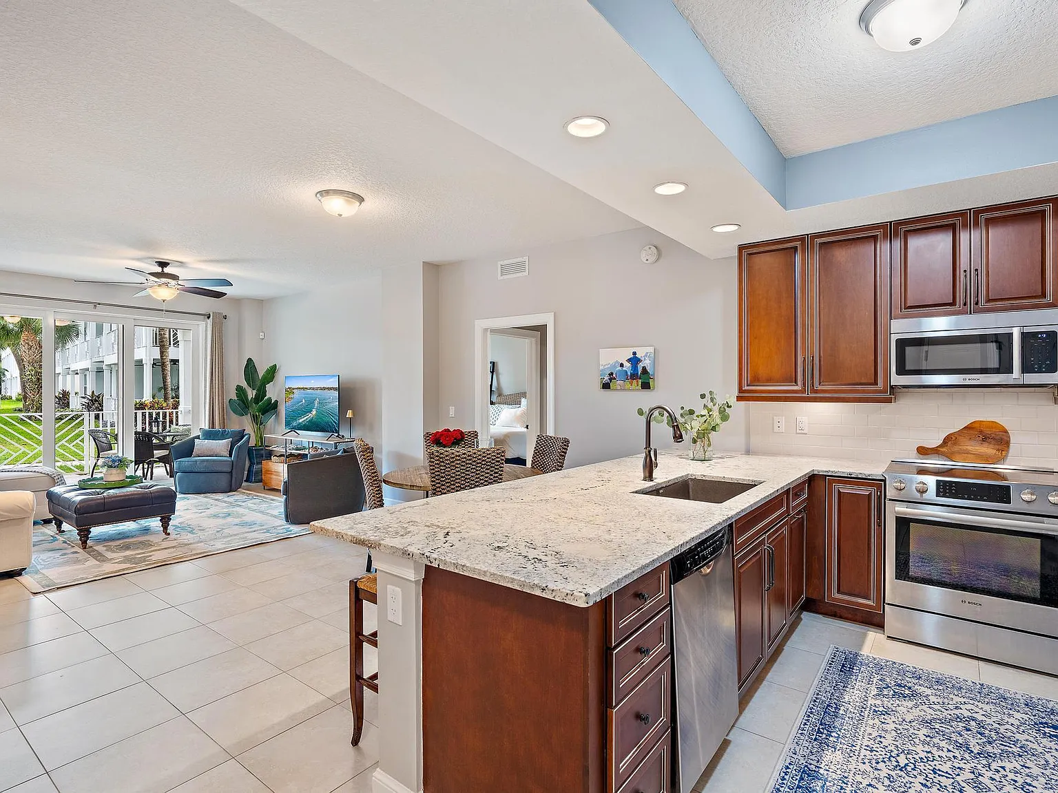 2 bed, 2.0 bath, 1275 sqft, $5,000 — Photo 1