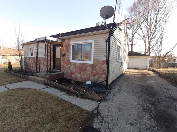 1139 E Galena Blvd, Aurora, IL 60505