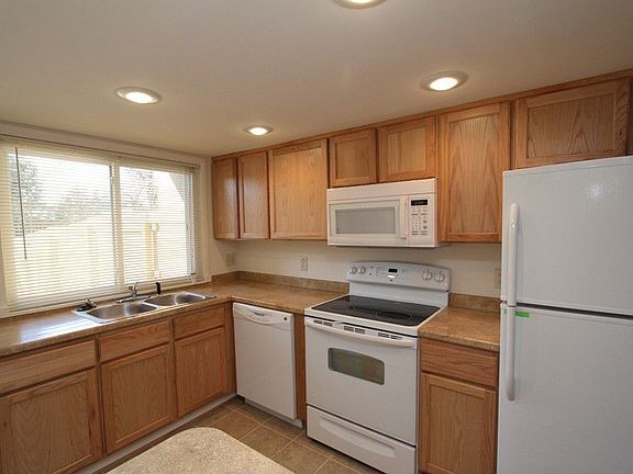4th image of 3750 Chimnery Creek Dr