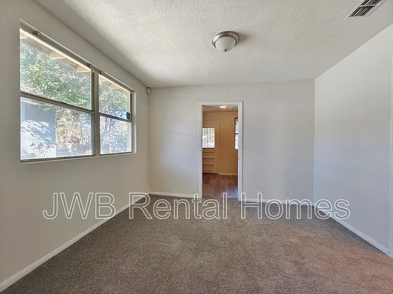 1593 W 21st St — Photo 5