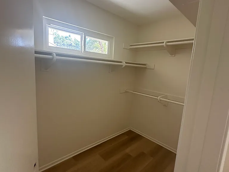 453 Baja Ct — Photo 12