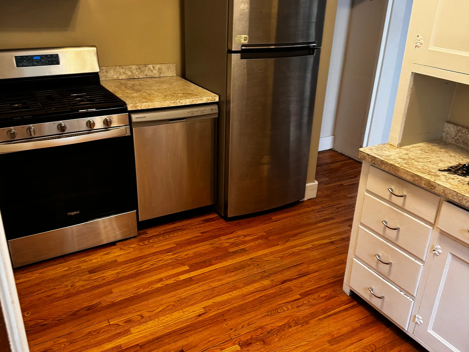 3 bed, 1500 sqft, $1,700 — Photo 4