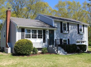 45 Daniel Brown Dr, Groton, CT 06355