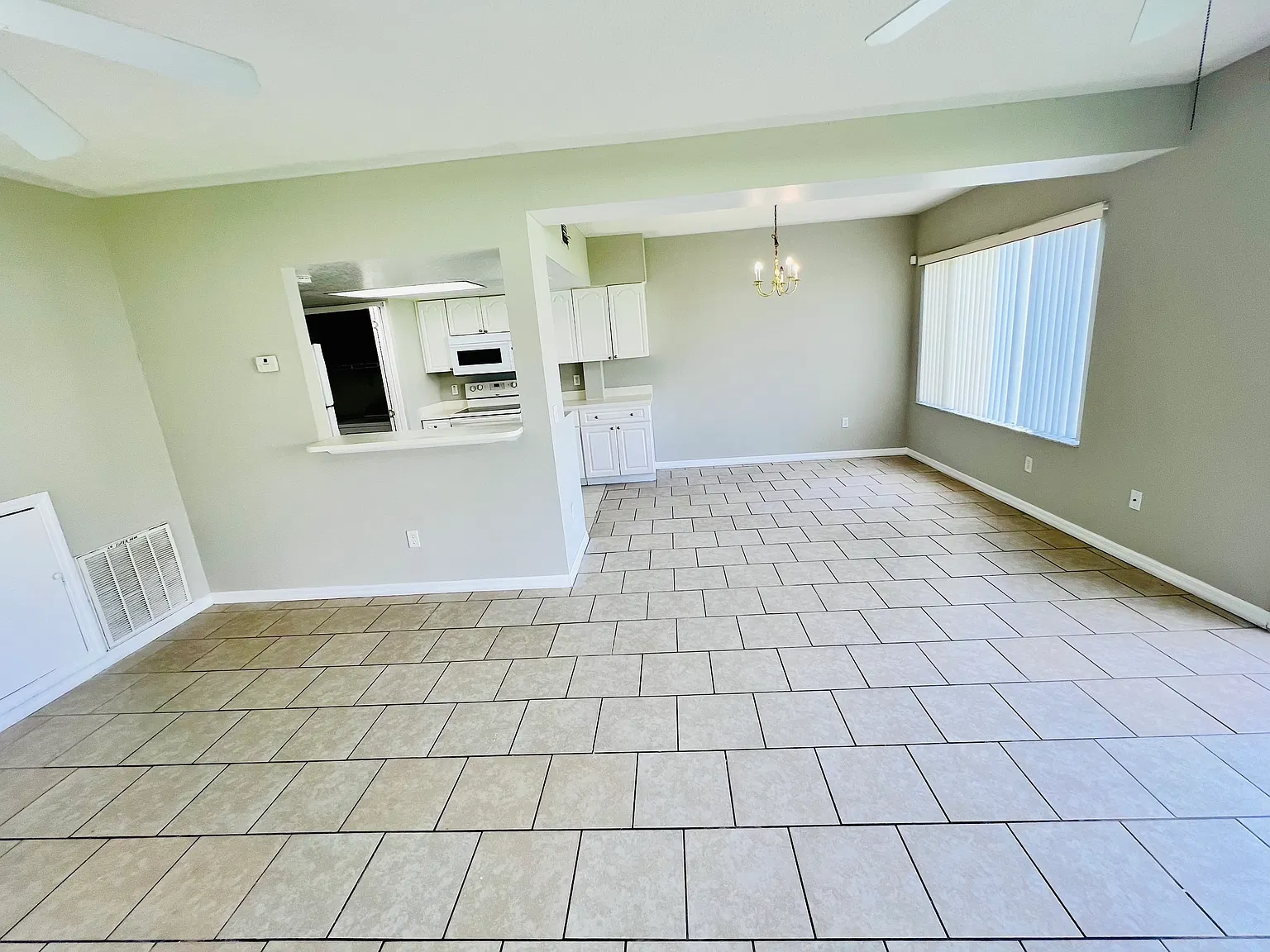 337 Coconut Palm Way — Photo 4
