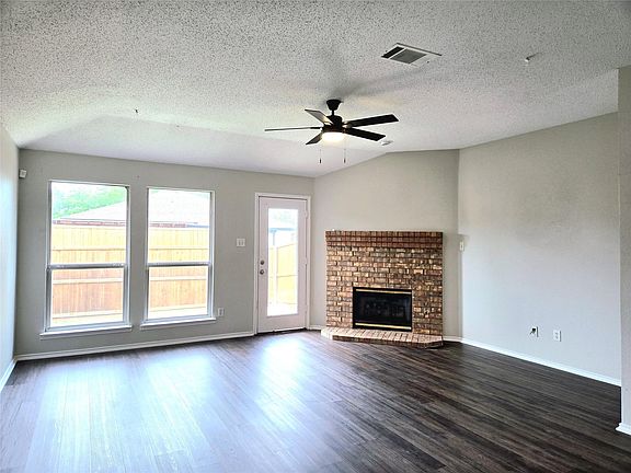 3rd image of 4156 Palace Pl