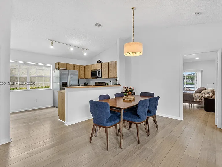 11804 NW 13th St — Photo 13