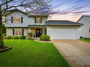 507 Lake Shore Dr, Bloomington, IL