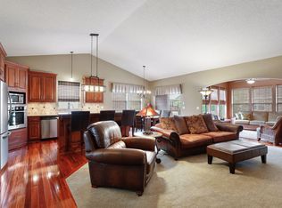 4897 Twins Ct, Eagan, MN 55123