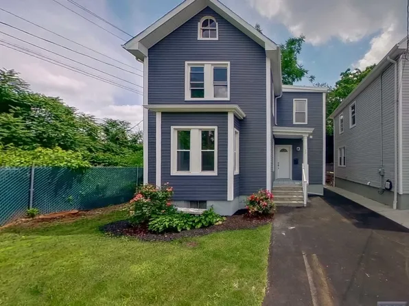 32 Meadow St, East Orange City, NJ 07017