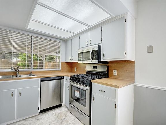 4th image of 1109 Speer Ln