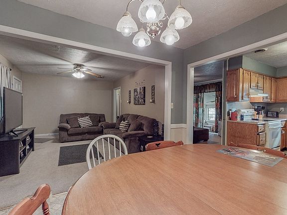 5th image of 2020 Pinewood Ln