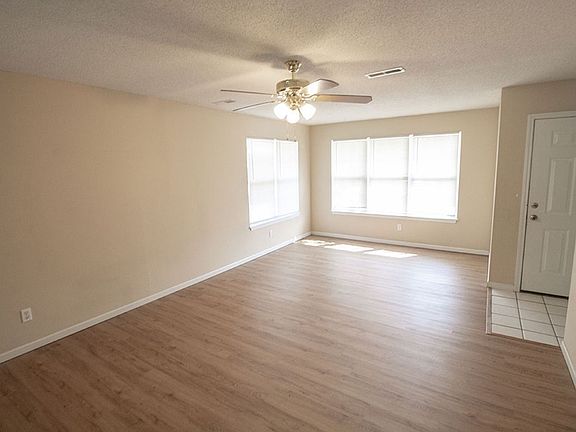 3rd image of 5003-5005 W Millbrook Dr #5003