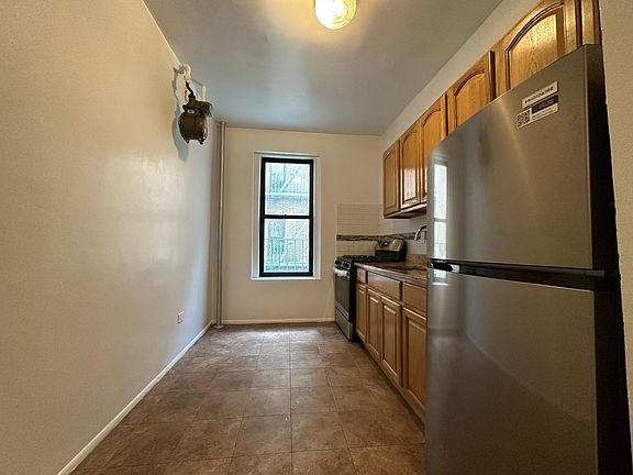 2nd image of 2085 Morris Ave #B14-1