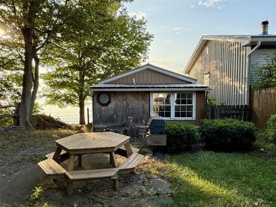 4 Freeport Rd, North East, PA, 16428