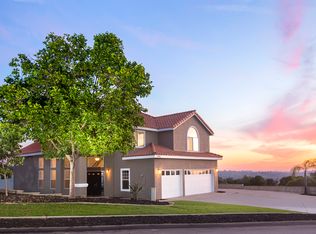 2445 Eltinge Dr, Alpine, CA 91901