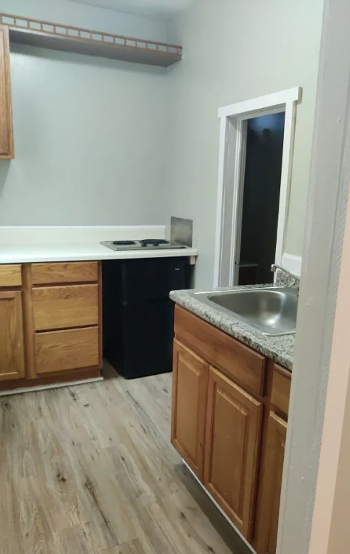 908 E Main Street — Photo 4