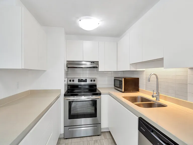 1200 Hornby St #1022 — Photo 12