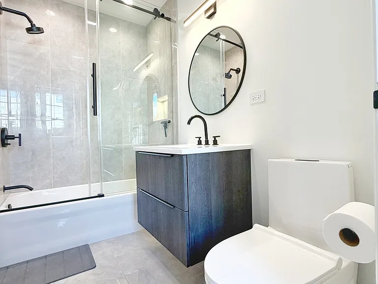 2427 W Grenshaw St #2 — Photo 18