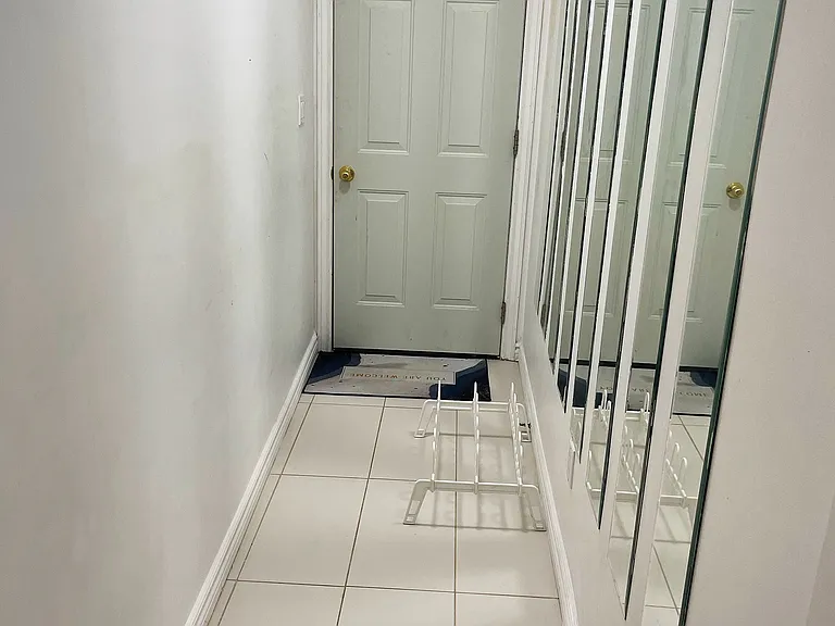 197 Goldhawk Trl #BASEMENT — Photo 3