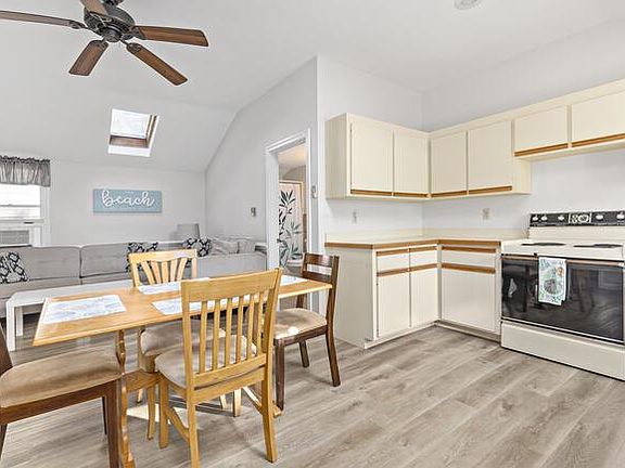 5th image of 186 Seaview Ave Unit 1