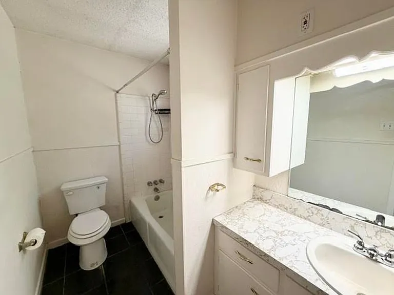 156 Lindsey Cir — Photo 10