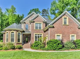 300 Bubbling Well Rd, Matthews, NC 28105