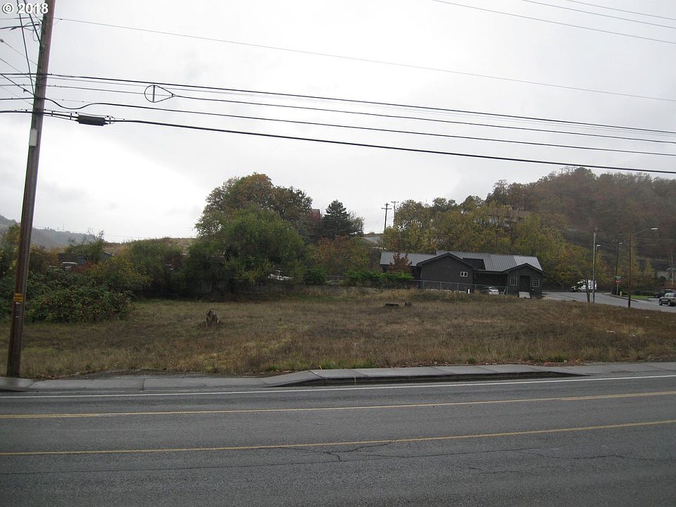 1st image of 588 NE Winchester St