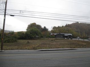 588 NE Winchester St, Roseburg, OR 97470