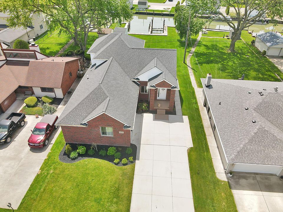 1st image of 48484 Jefferson Ave