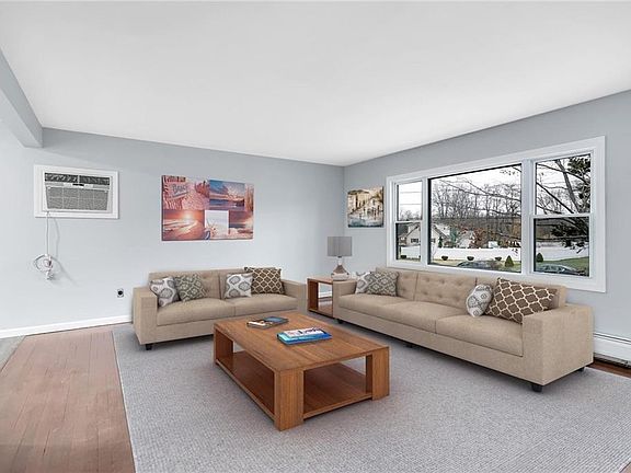 2nd image of 8 Parkway Dr