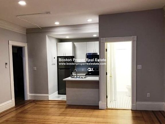 174 newbury #2 Boston - Back Bay Unit Photo 2