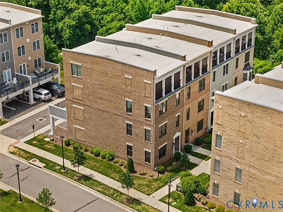 2nd image of 360 Souldren Walk APT B