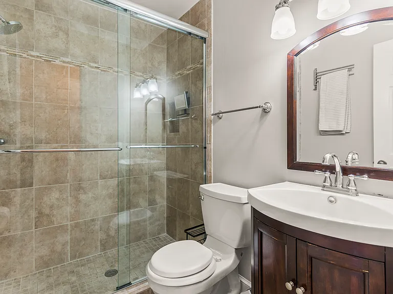 2302 Sanford St — Photo 63