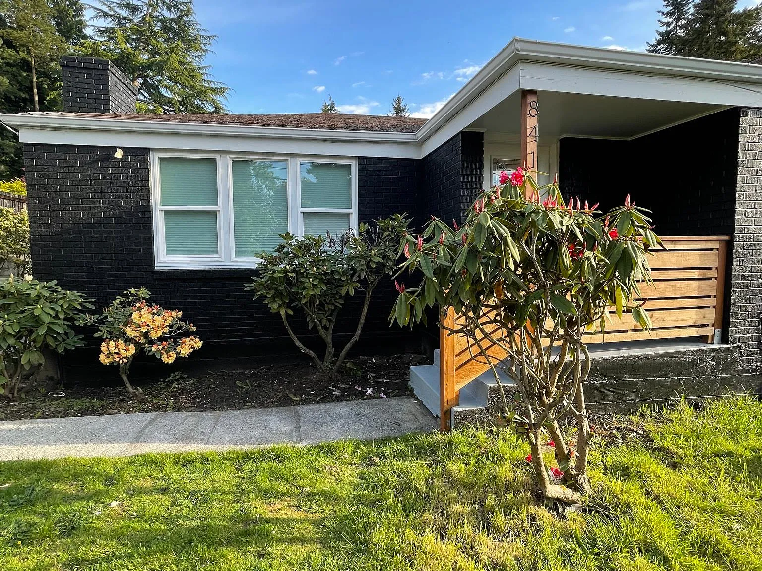 841 NE 104th Street — Photo 1
