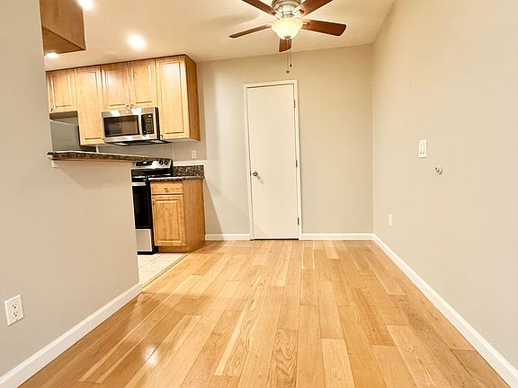 5th image of 4461 50th St APT 2