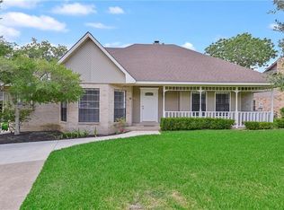 8716 Bent Tree Dr, College Station, TX 77845