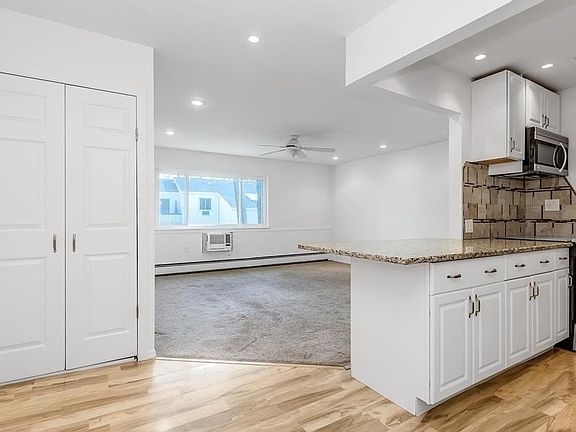 5th image of 54A Richmond Blvd #54A