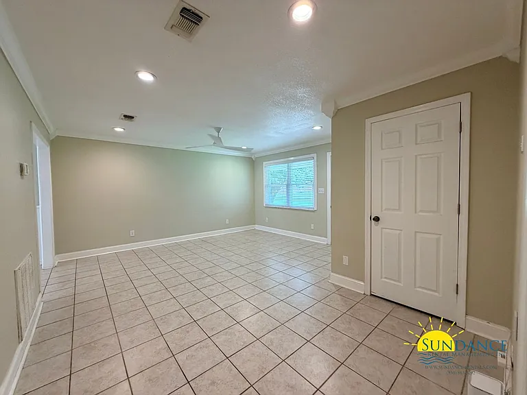 48 Poulton Dr — Photo 3