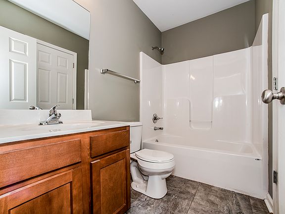 5th image of 121 Cupp Cir
