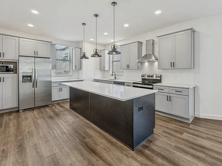 1704 S Jennings Ave — Photo 7