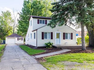 21718 Maxine St, Saint Clair Shores, MI