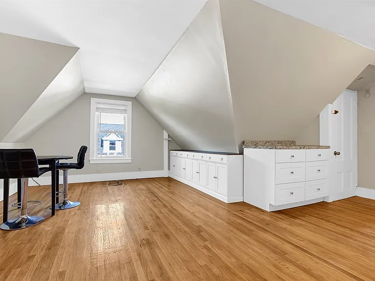 28 Evergreen St #3 — Photo 3