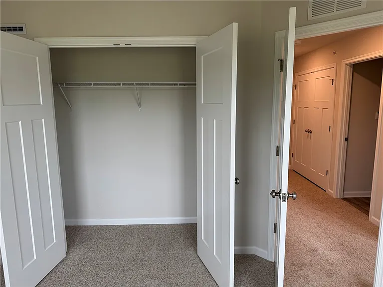 315 Alliance Dr — Photo 32