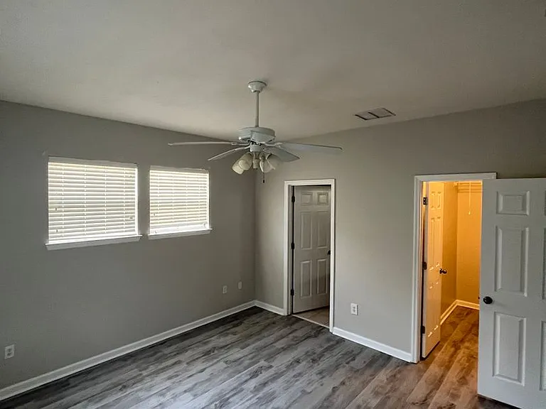 5600 Hampton Hill Cir — Photo 19