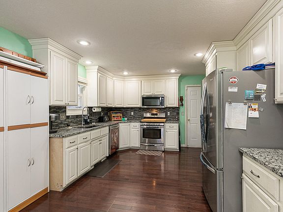 3rd image of 3861 W Lark Street