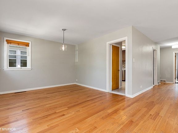 5th image of 5817 N California Ave