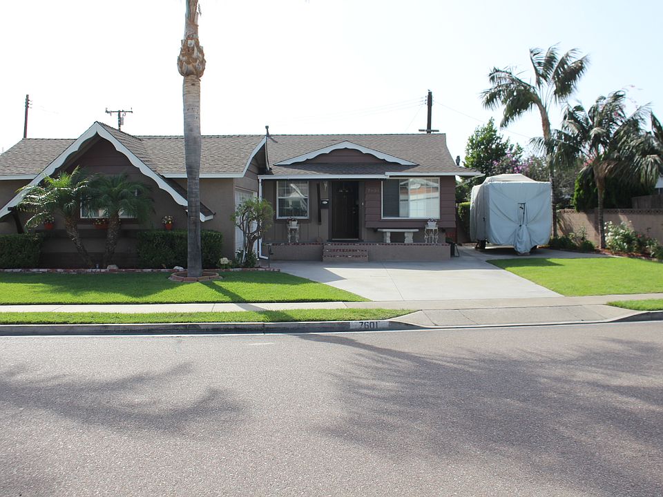 1st image of 7601 El Vino Way